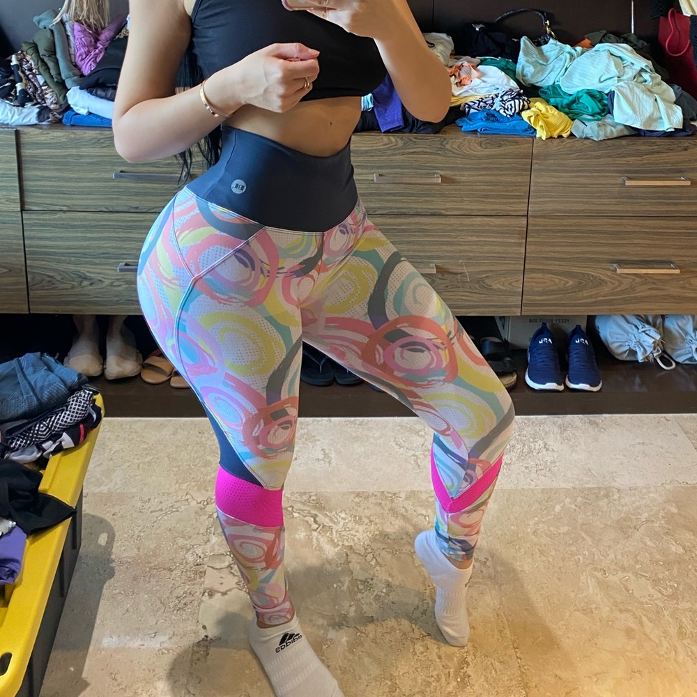 A pair of leggings